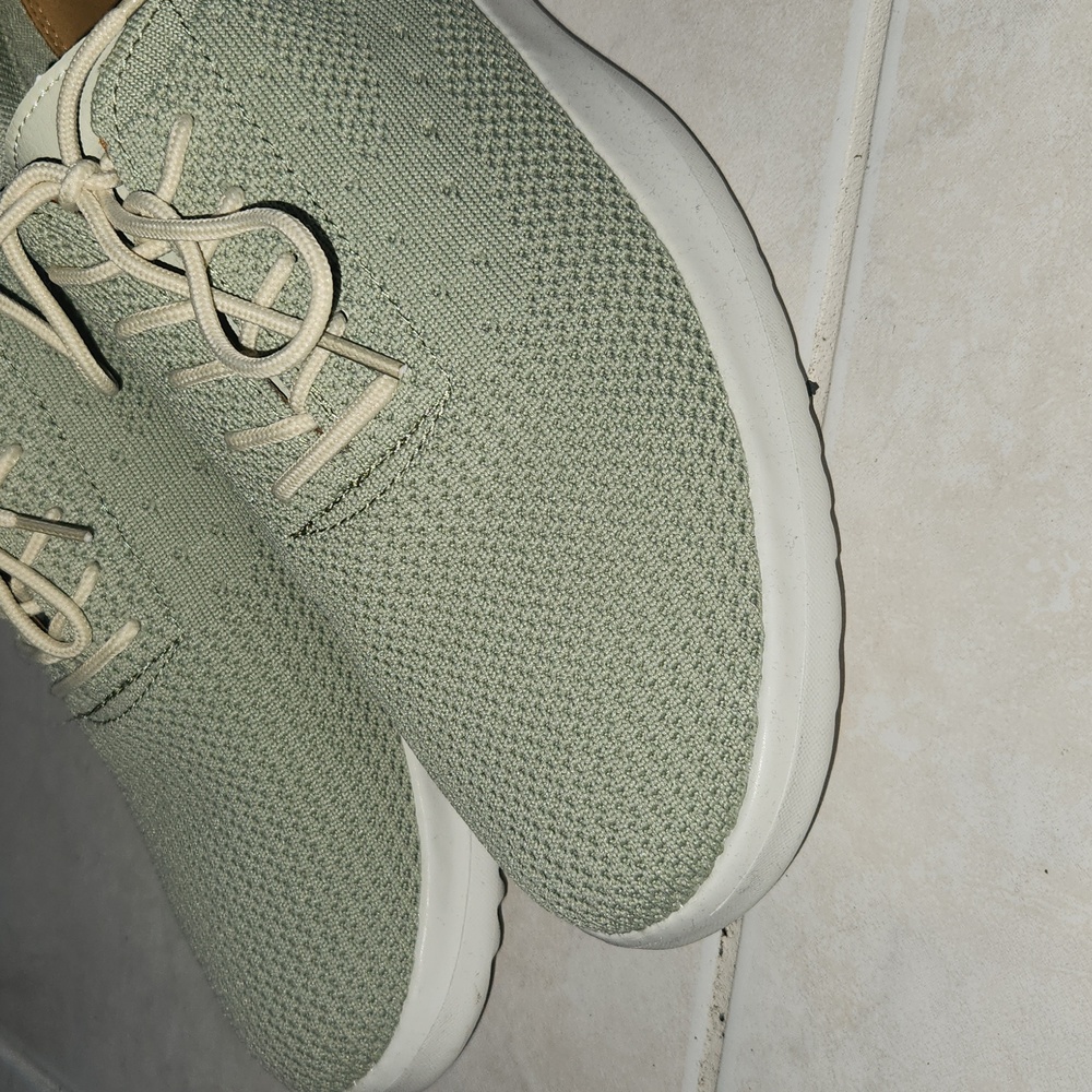 Vilocy Olive and Beige Sneakers